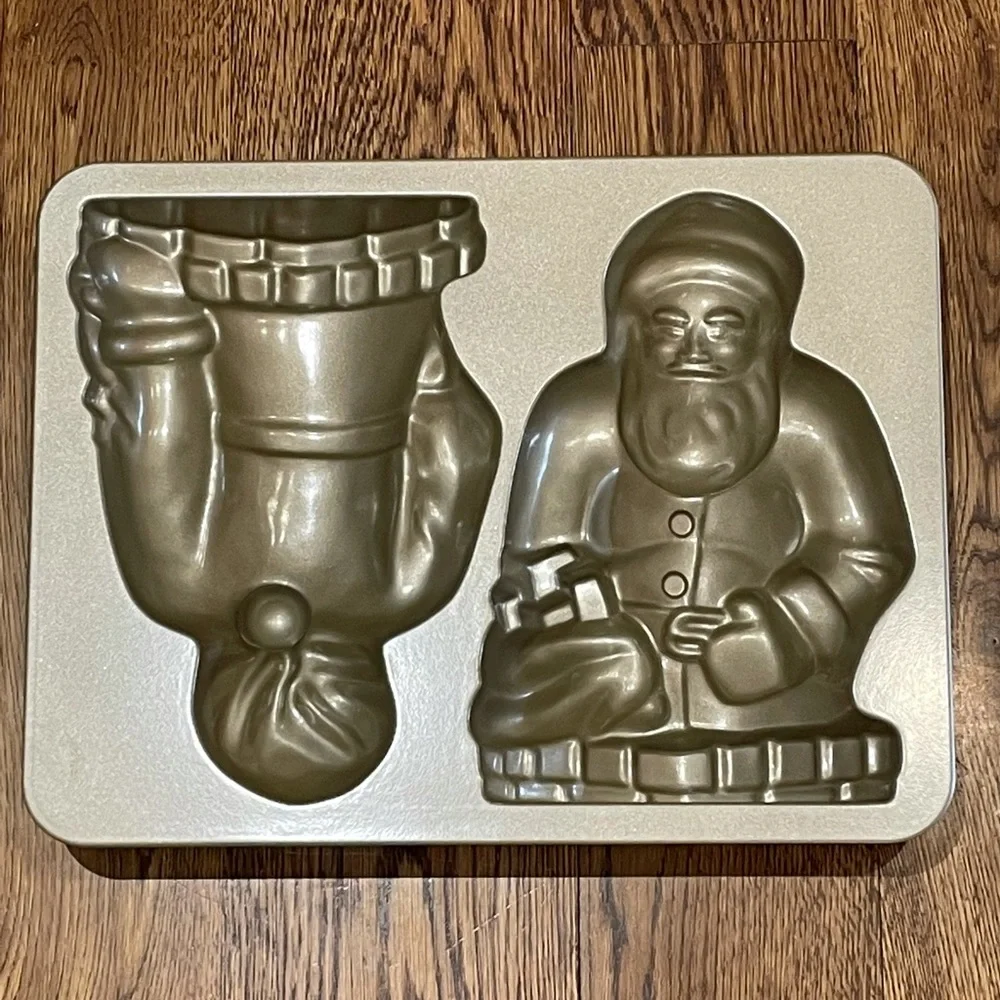 Williams Sonoma Santa Claus Cake Pan